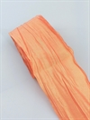  4 meter plisseret dekorations bånd. Brede 6 cm. Farven nærmest orange /laks